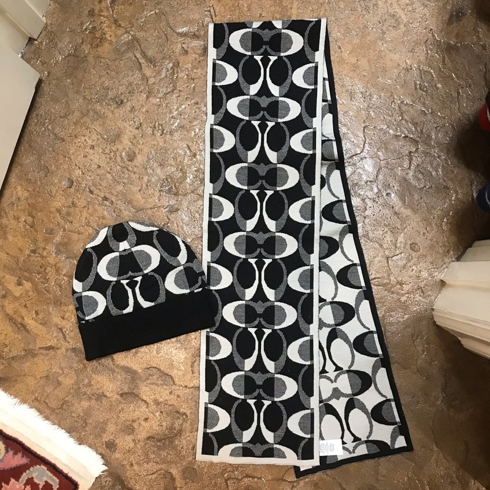 Coach Boxed Scarf Hat Combo F84109 - Never Worn!